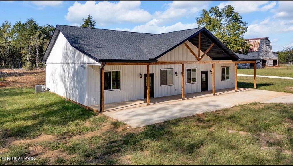 Photo of 1570 W Dumplin Valley Rd, Dandridge, TN 37725 (MLS # 1317647)