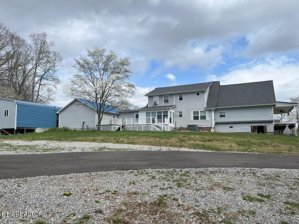 Photo of 240 Indian Creek Rd, Jacksboro, TN 37757 (MLS # 1337580)