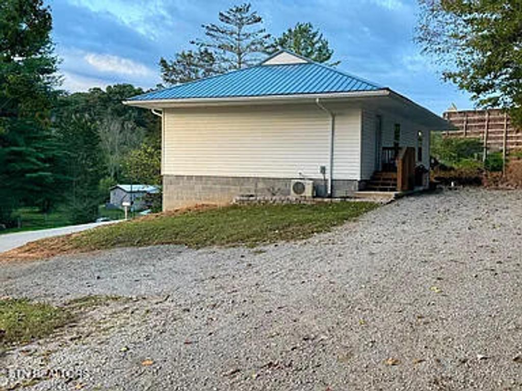 Photo of 309 Hobson Rd, Kingston, TN 37763 (MLS # 1321091)