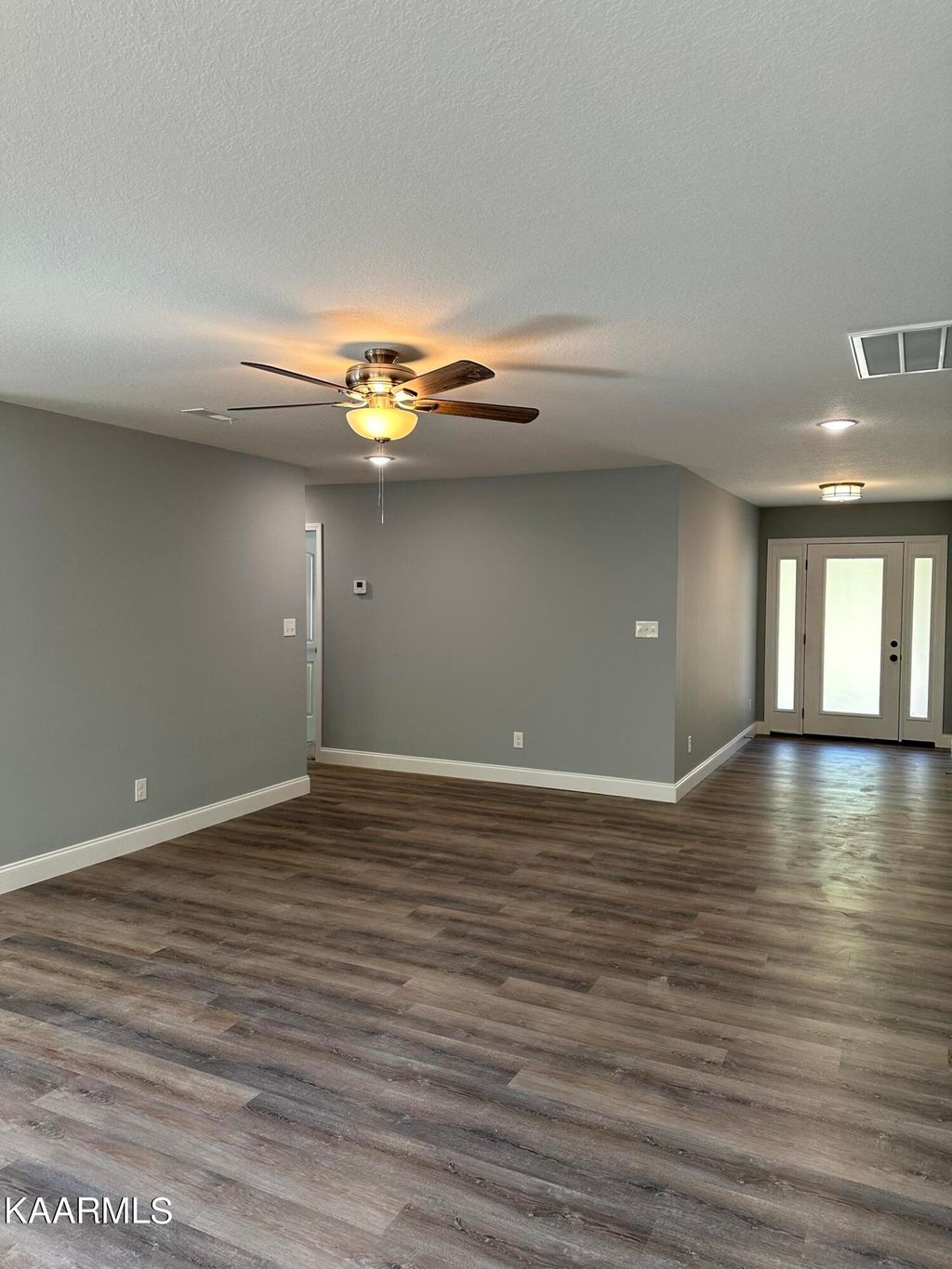 Photo of 4020 Fox Hills Drive, Louisville, TN 37777 (MLS # 1224084)