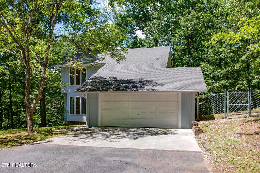 Photo of 1560 Bluebird Cove Lane, Sevierville, TN 37862 (MLS # 1348776)
