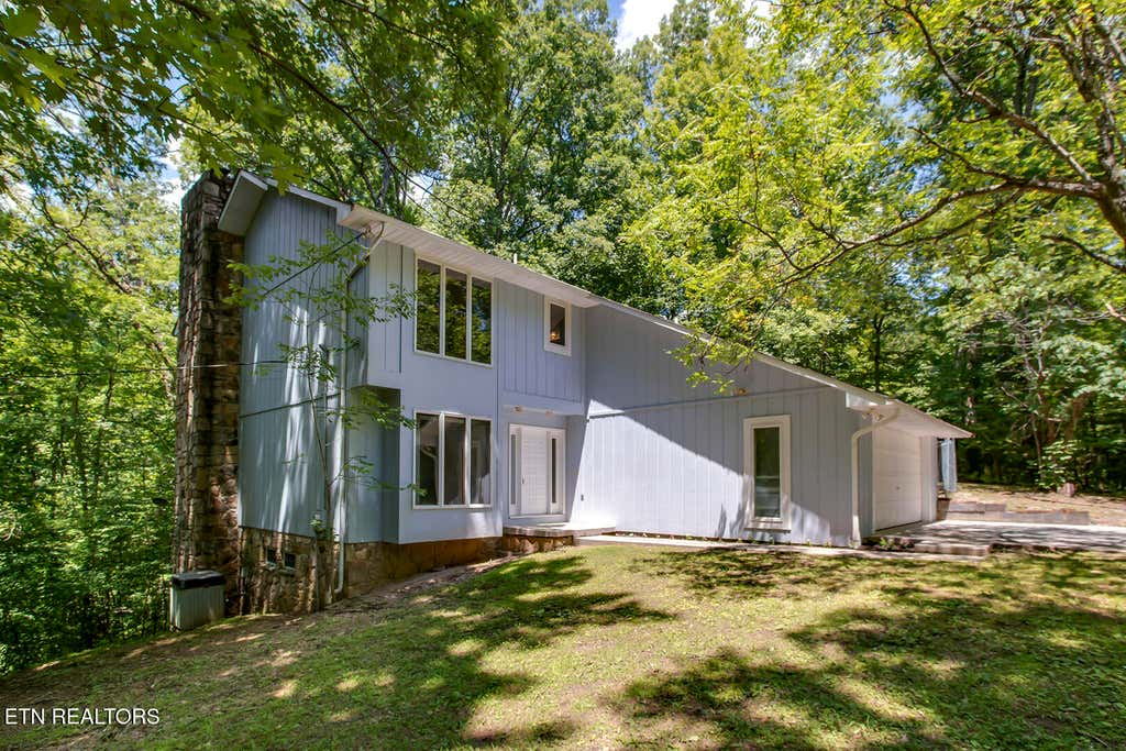 Photo of 1560 Bluebird Cove Lane, Sevierville, TN 37862 (MLS # 1348776)