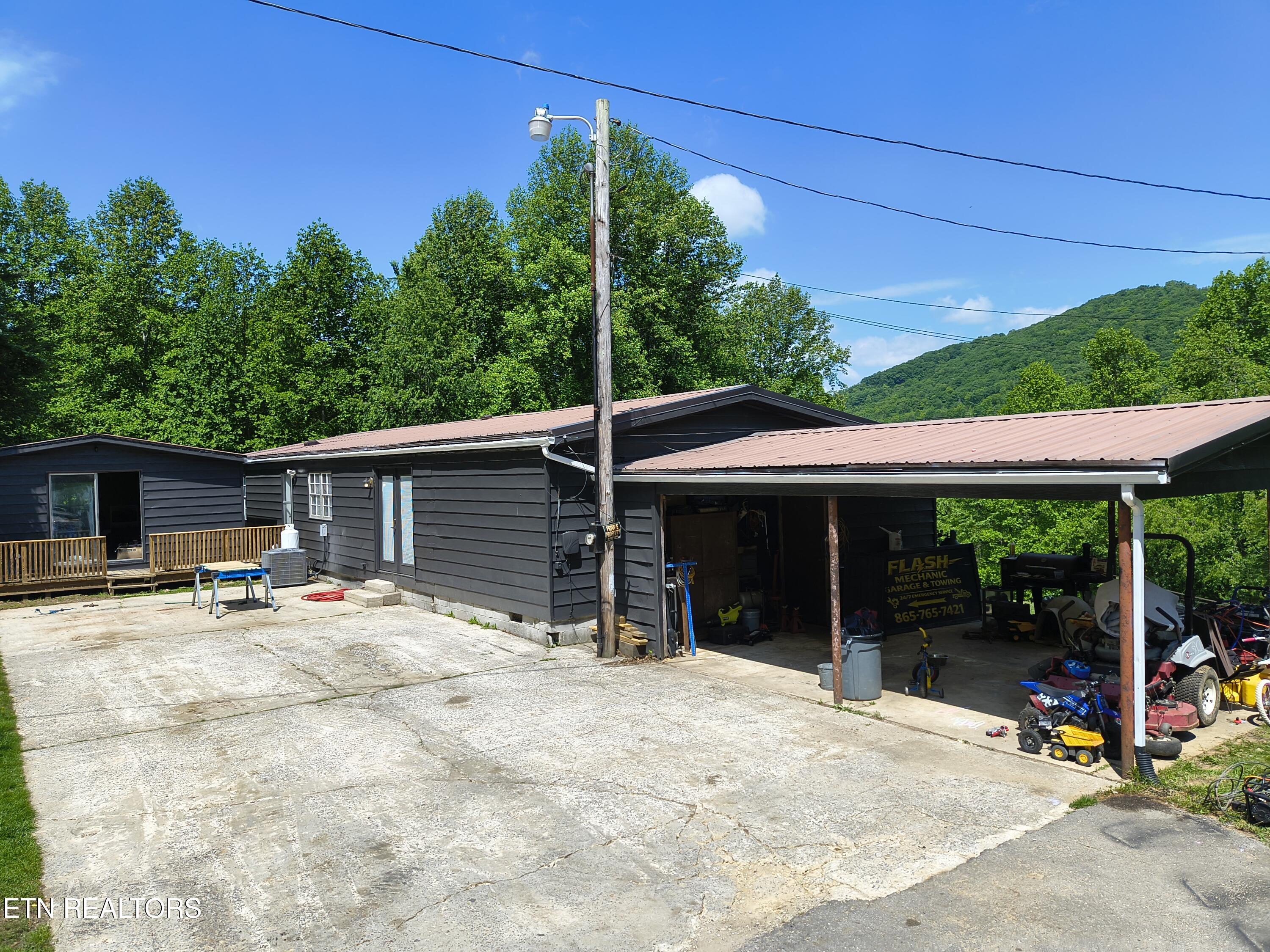 3552 Straight Fork Rd