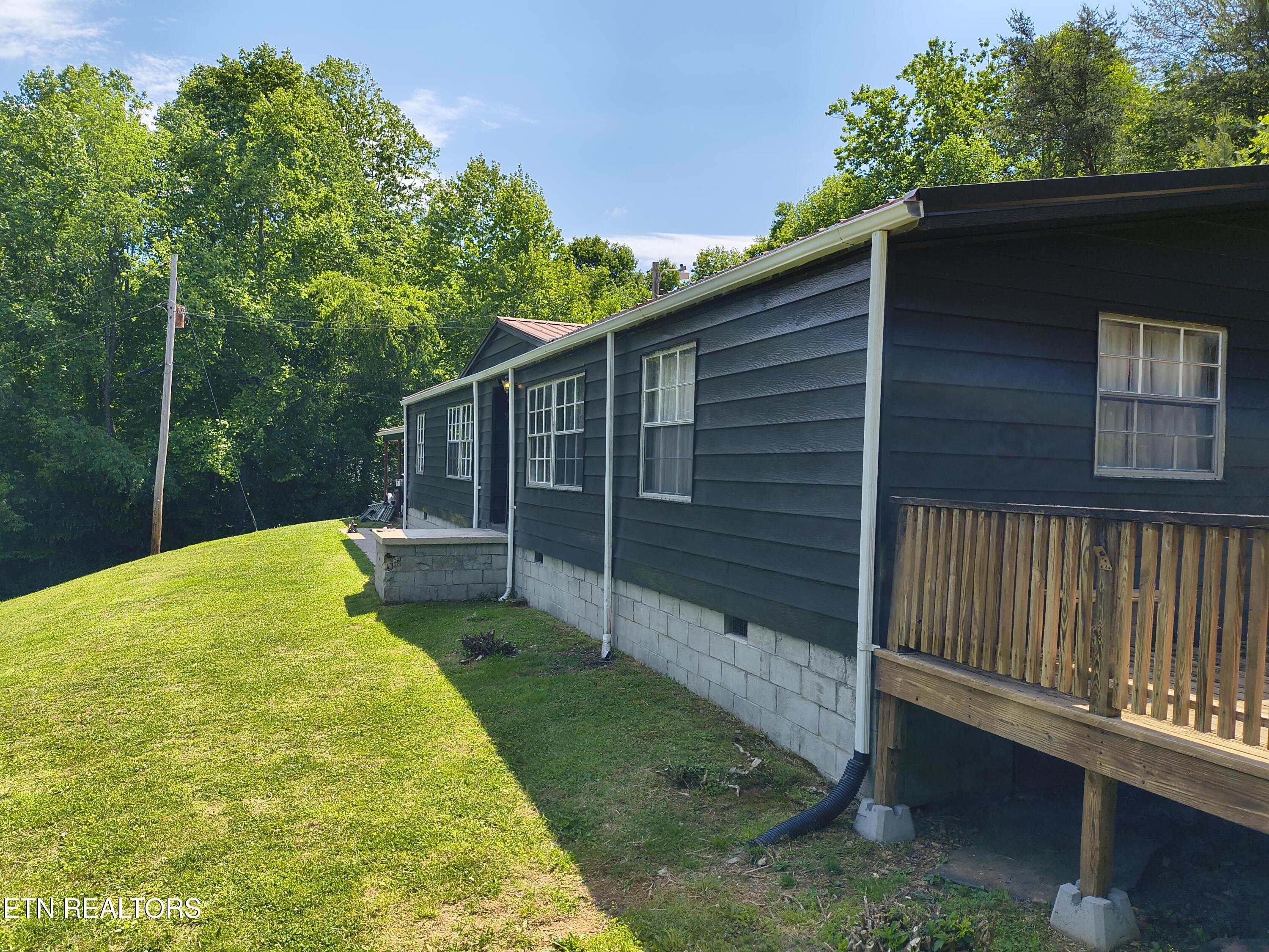 3552 Straight Fork Rd