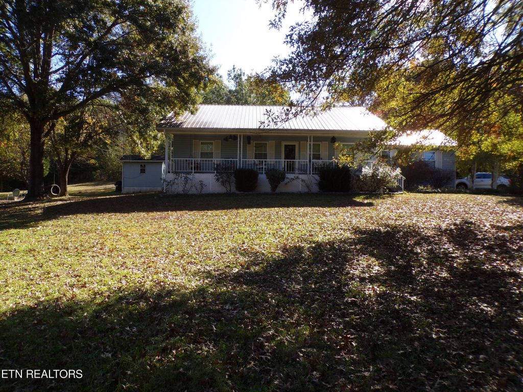 Photo of 651 Johnson Rd, Oliver Springs, TN 37840 (MLS # 1243203)
