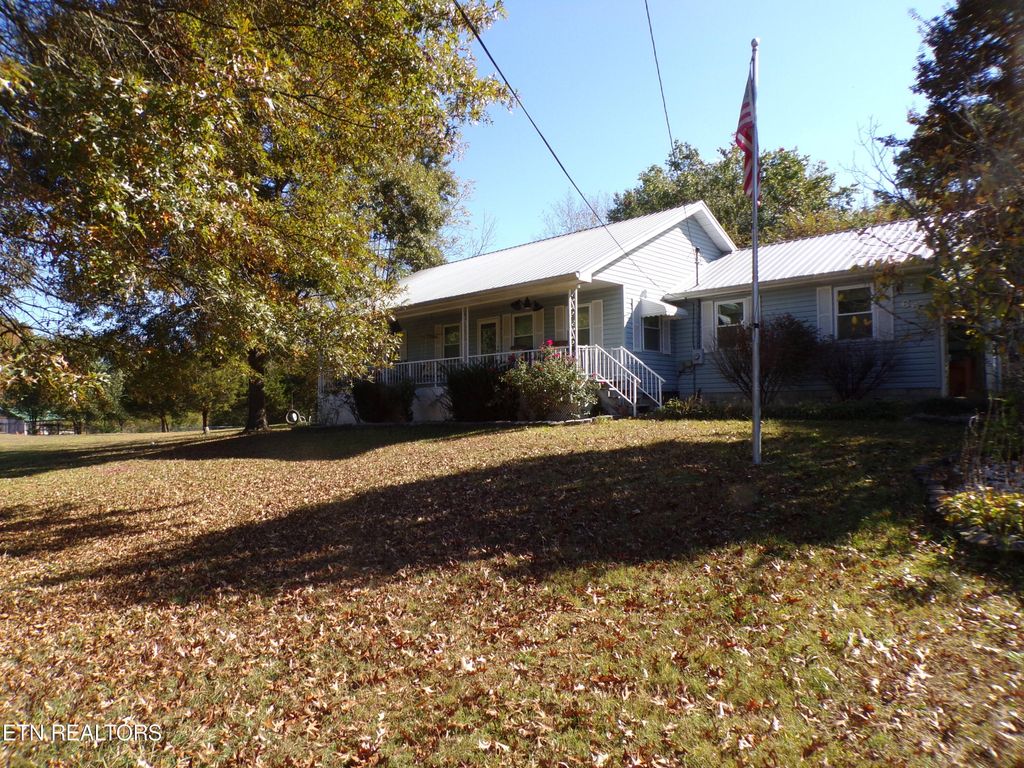 Photo of 651 Johnson Rd, Oliver Springs, TN 37840 (MLS # 1243203)