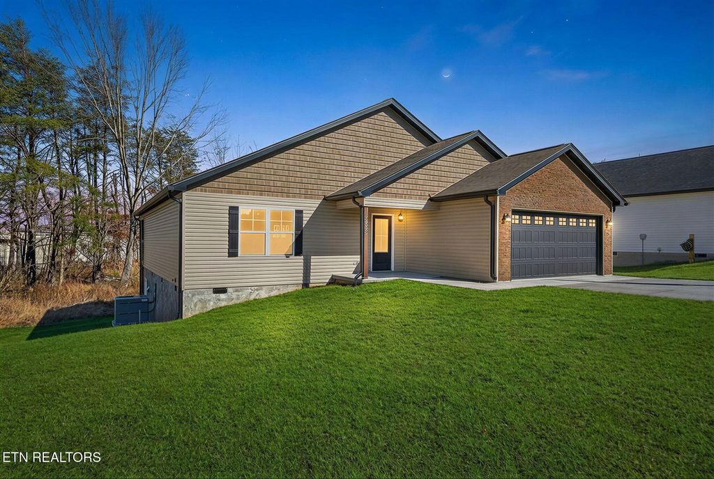 Photo of 158 Sky View Meadow Drive, Crossville, TN 38555 (MLS # 1329500)