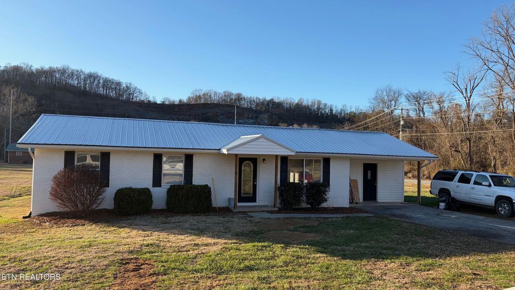 Photo of 503 Fairfield Drive, Newport, TN 37821 (MLS # 1324924)