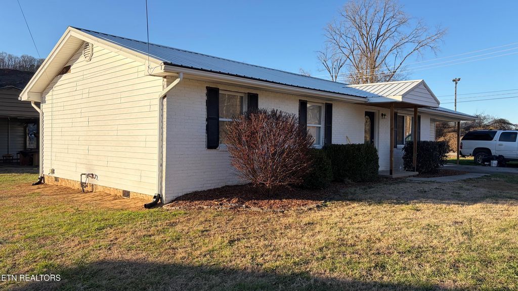 Photo of 503 Fairfield Drive, Newport, TN 37821 (MLS # 1324924)