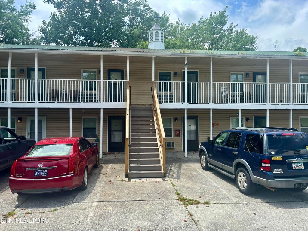 Photo of 867 N Gallaher View Rd #102, Knoxville, TN 37923 (MLS # 1332083)
