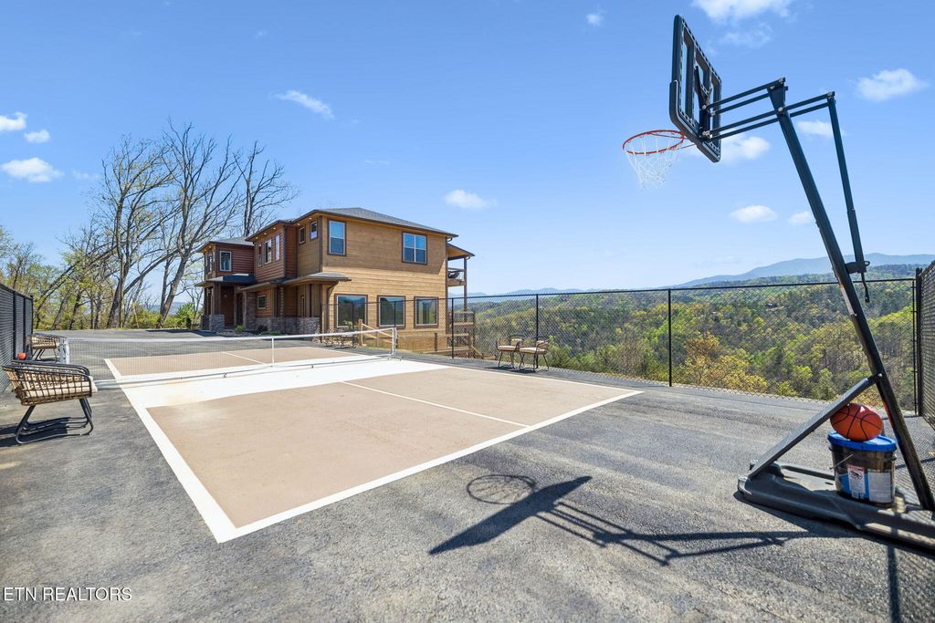 Photo of 997 King Branch Rd, Sevierville, TN 37876 (MLS # 1336361)