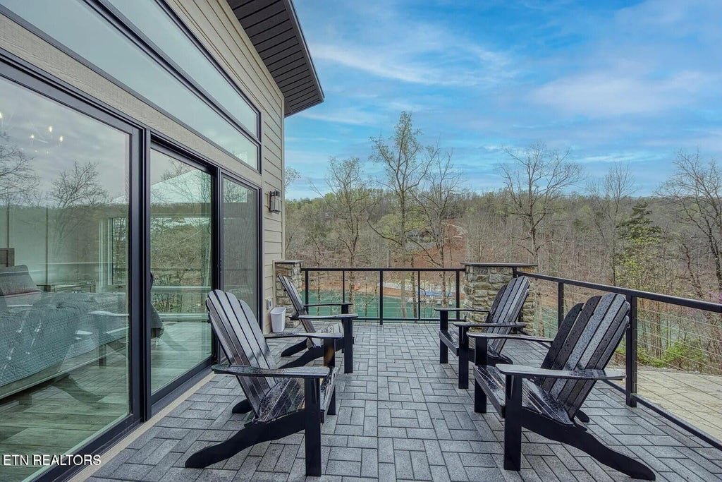 Photo of 318 Carp Lane, LaFollette, TN 37766 (MLS # 1349619)