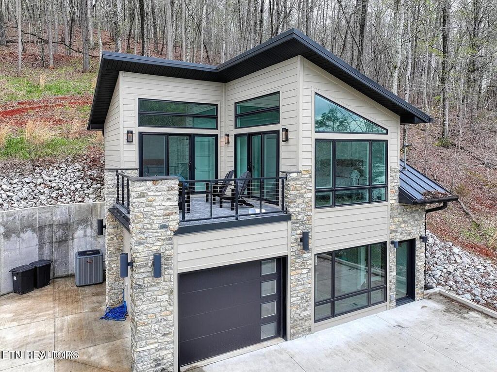 Photo of 318 Carp Lane, LaFollette, TN 37766 (MLS # 1349619)