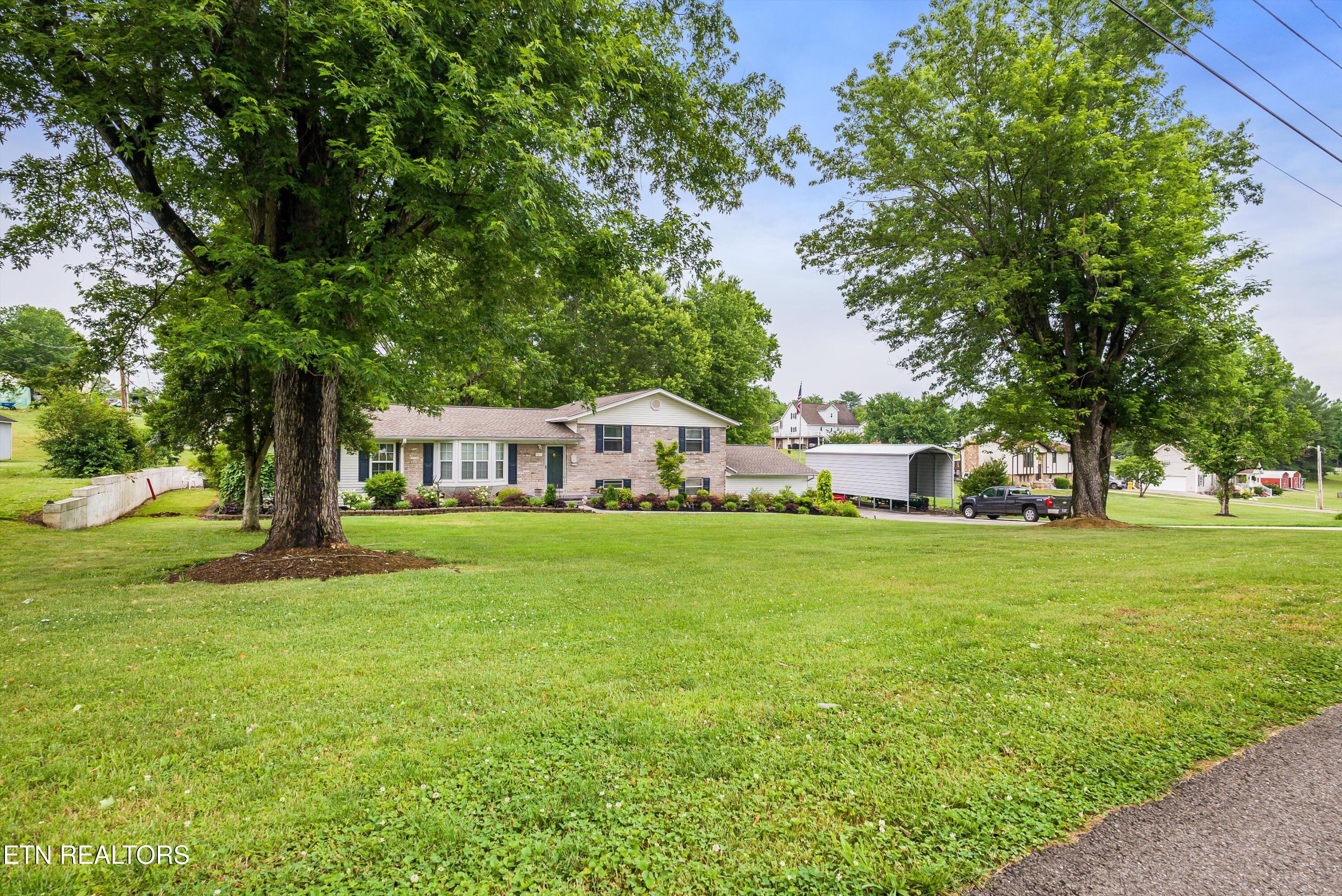 905 N East End Rd