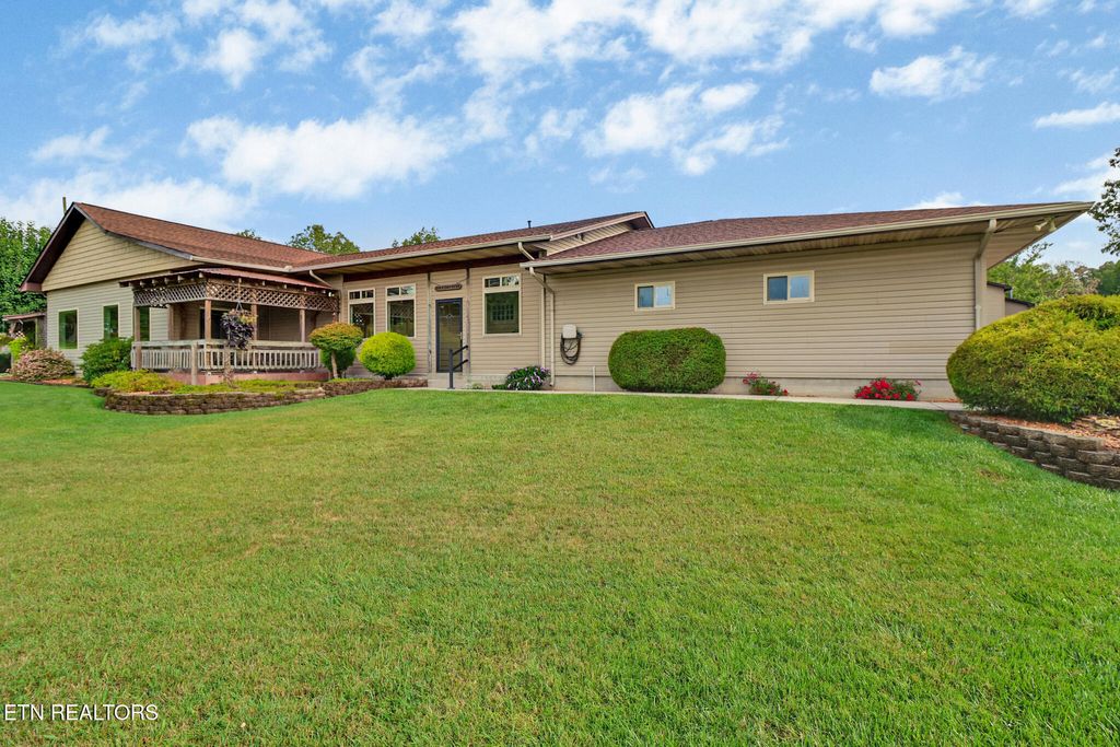 Photo of 2069 Cravens Drive, Crossville, TN 38572 (MLS # 1312321)