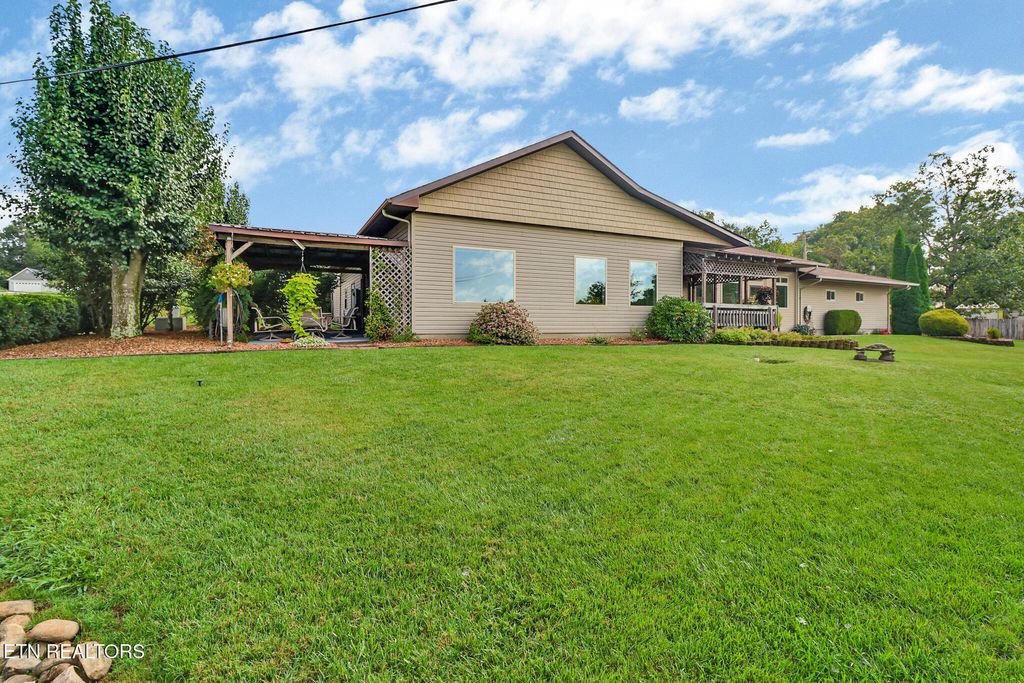 Photo of 2069 Cravens Drive, Crossville, TN 38572 (MLS # 1312321)
