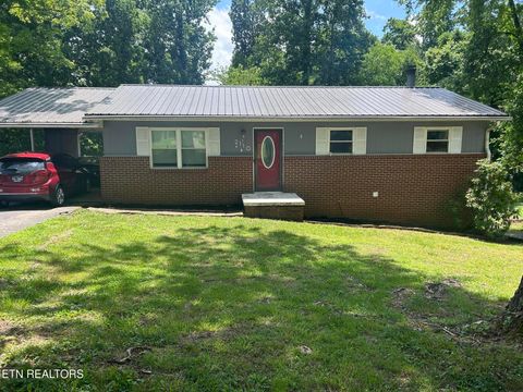 Photo of 2110 Ridgecrest Drive, Maryville, TN 37803 (MLS # 1342608)