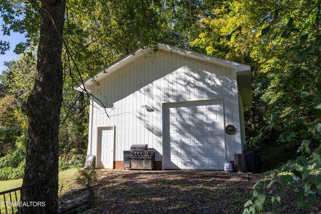 Photo of 1113 Ownby Lane, Knoxville, TN 37919 (MLS # 1359331)