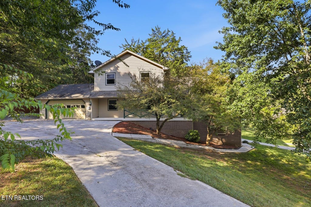 Photo of 903 Misty Springs Rd, Knoxville, TN 37932 (MLS # 1355224)