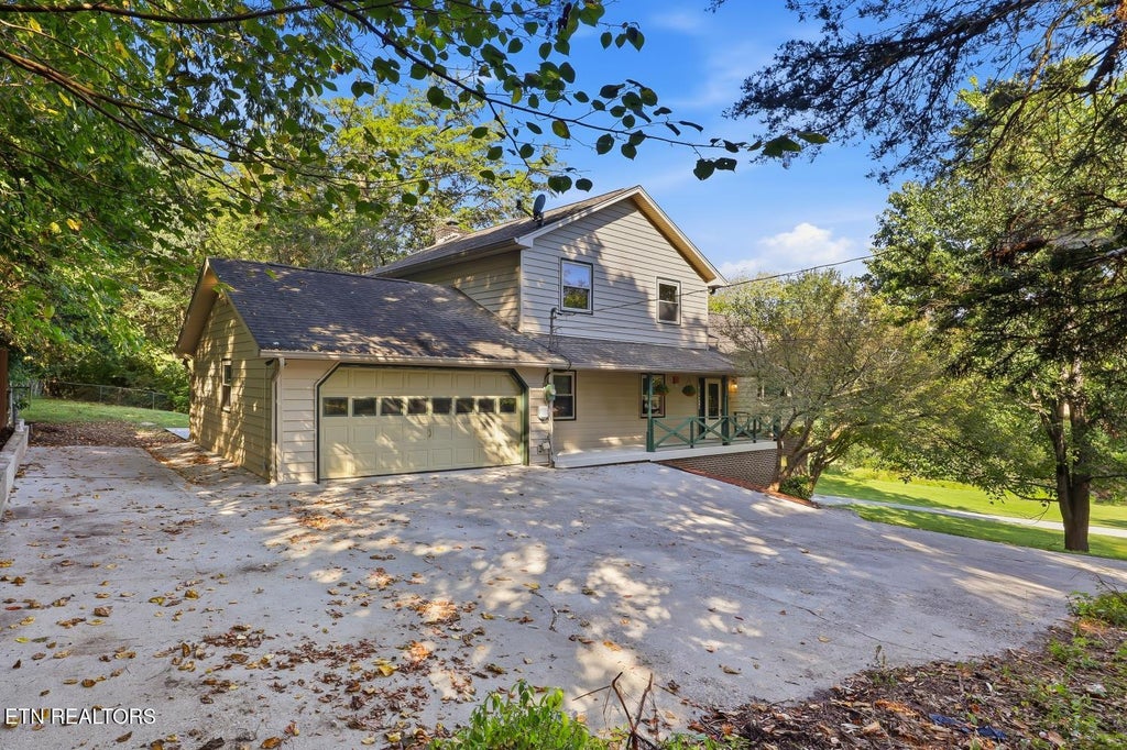 Photo of 903 Misty Springs Rd, Knoxville, TN 37932 (MLS # 1355224)