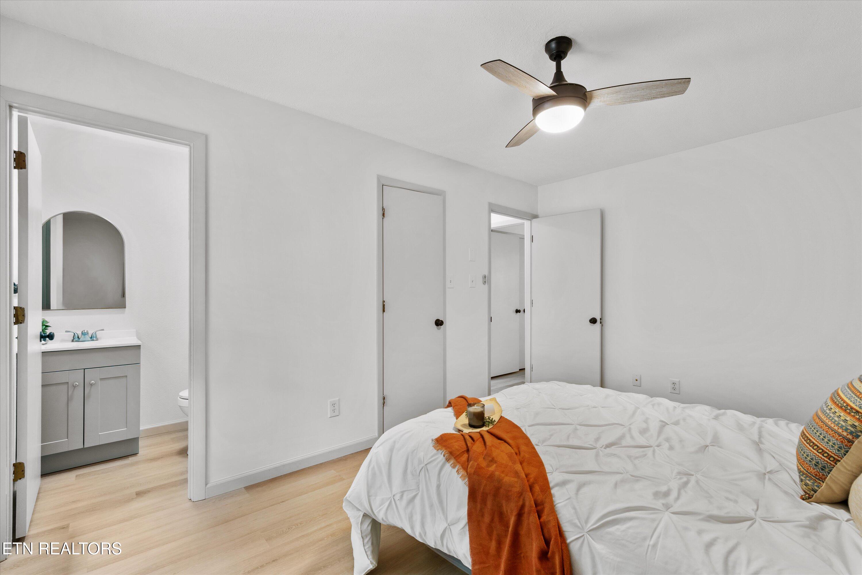 5622 Burbury Lane