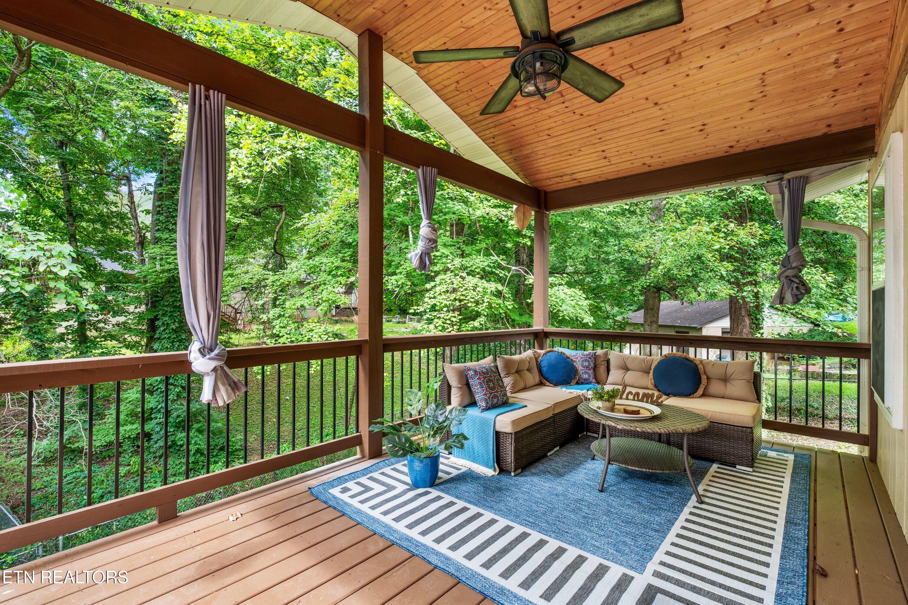 5622 Burbury Lane