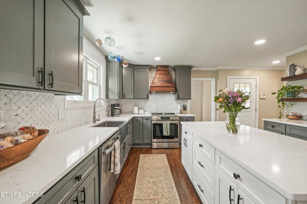 Photo of 429 Old Glory Rd, Maryville, TN 37801 (MLS # 1336856)