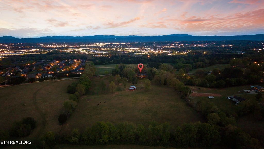 Photo of 429 Old Glory Rd, Maryville, TN 37801 (MLS # 1336856)