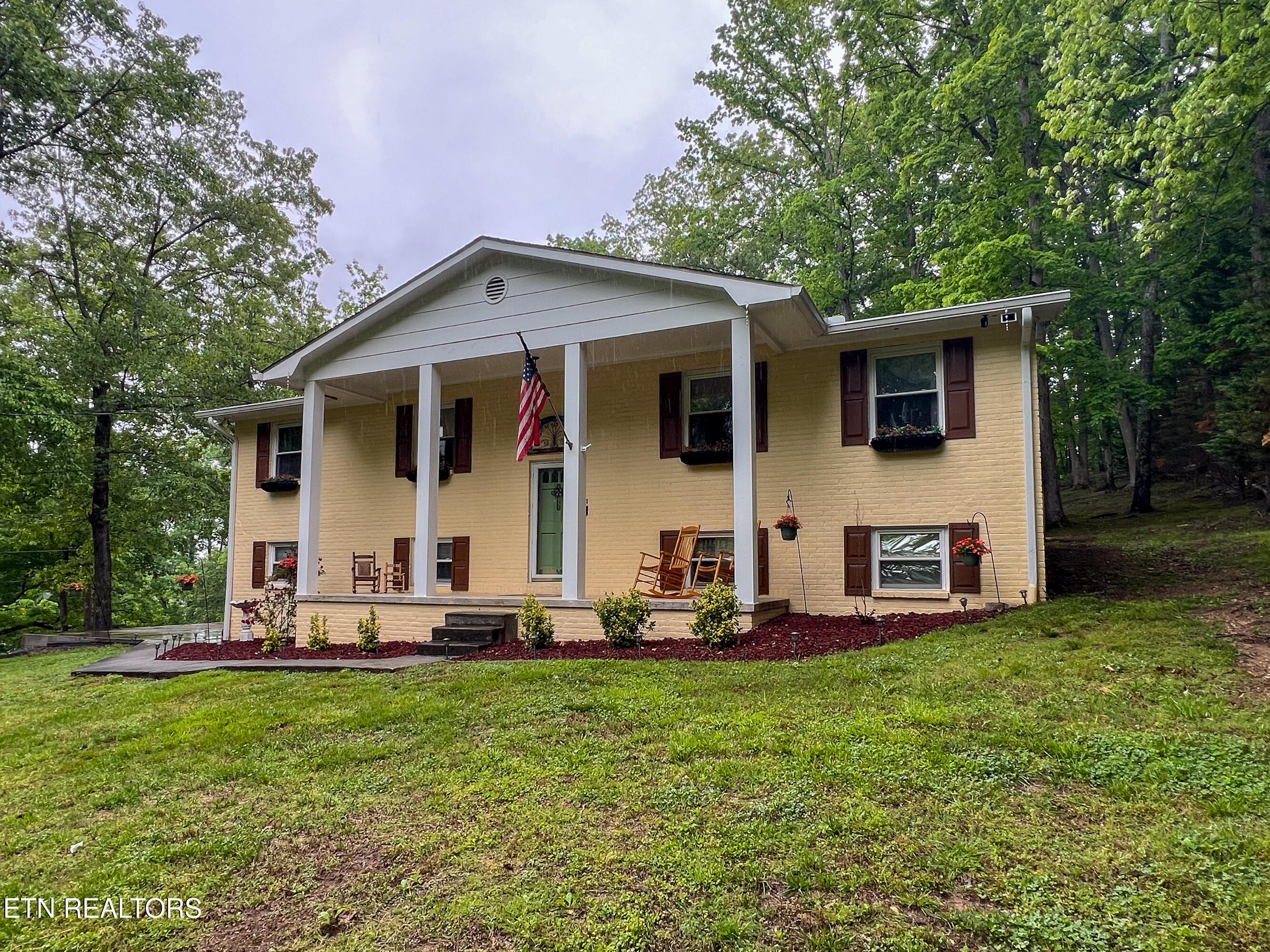 209 Highland Dr