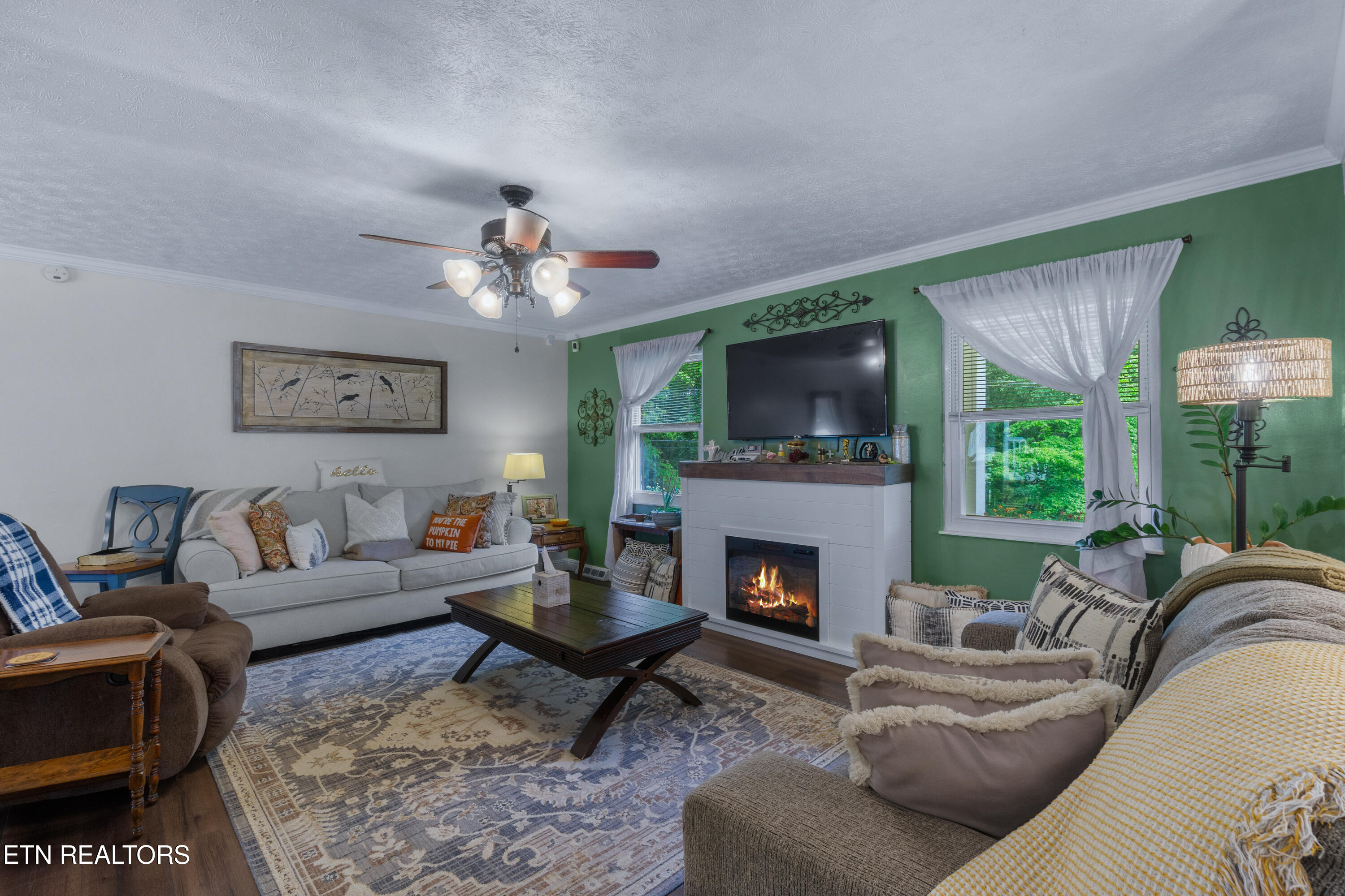 209 Highland Dr