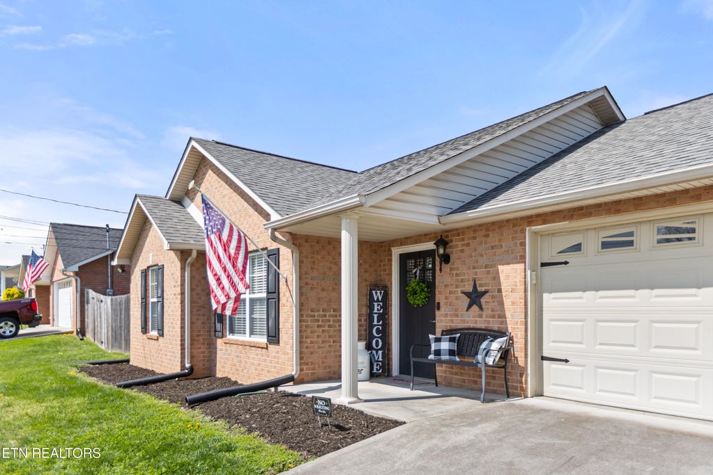 Photo of 6709 Carina Lane, Corryton, TN 37721 (MLS # 1296099)