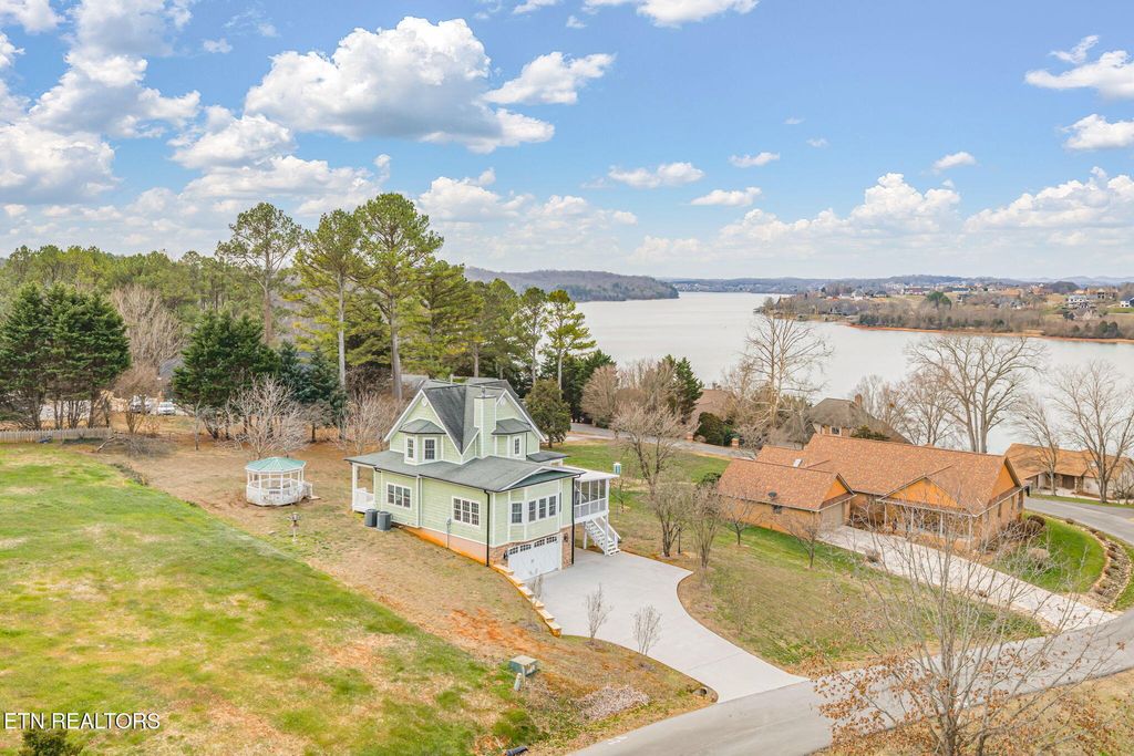 Photo of 309 Southshore Drive, Greenback, TN 37742 (MLS # 1331594)
