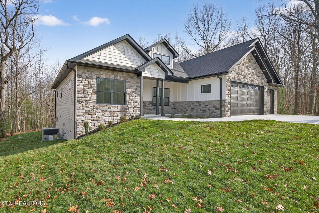 Photo of 605 Westchester Drive, Crossville, TN 38558 (MLS # 1321249)