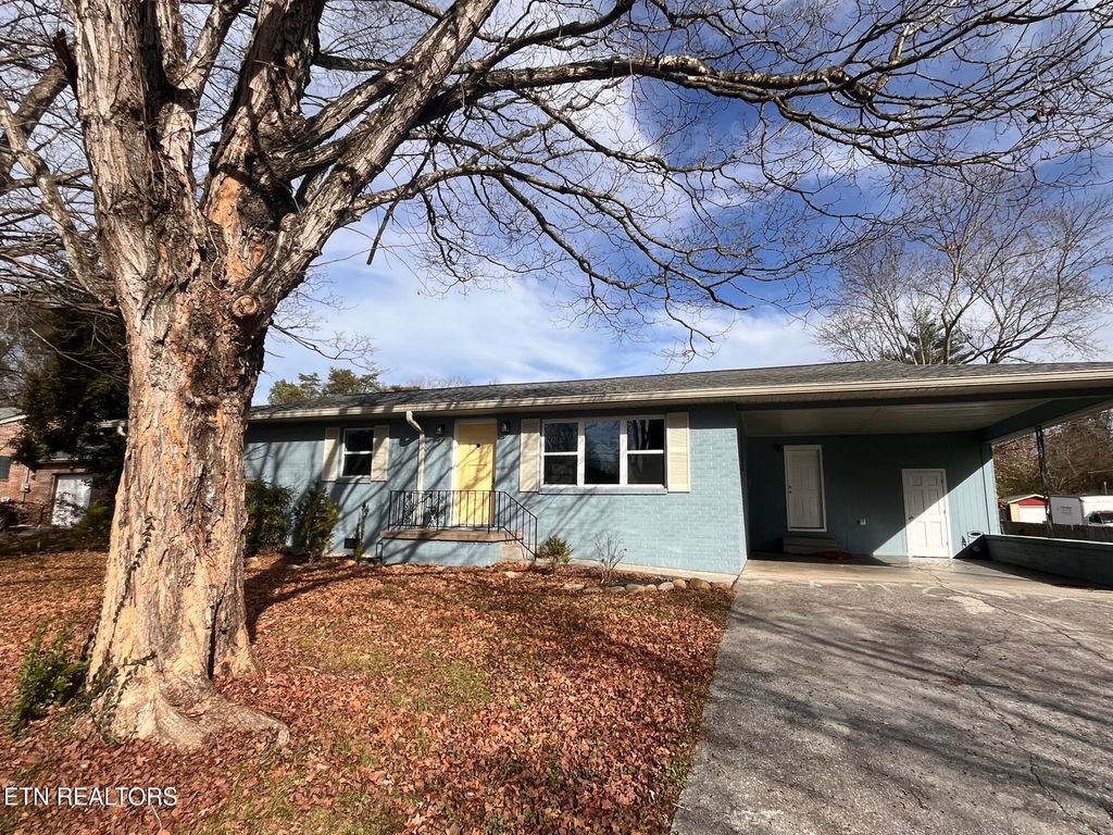 Photo of 3408 Hackberry Rd, Knoxville, TN 37931 (MLS # 1323144)