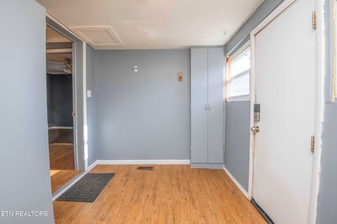 Tiny photo for 514 W 7th Ave, Lenoir City, TN 37771 (MLS # 1327313)