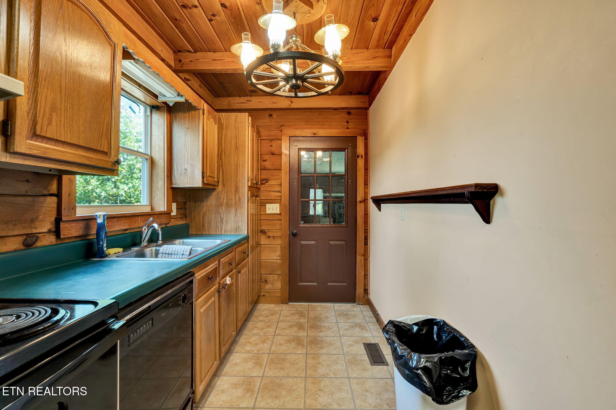 252 River Run Rd