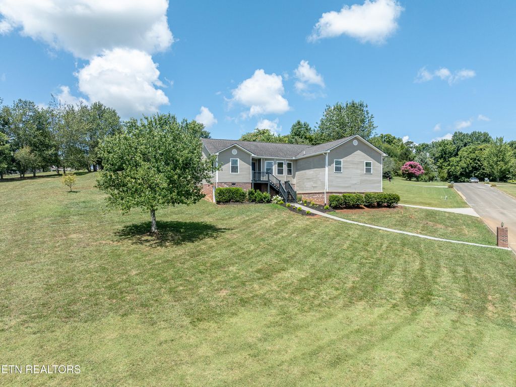 Photo of 1407 Bethvale Drive, Greenback, TN 37742 (MLS # 1308619)