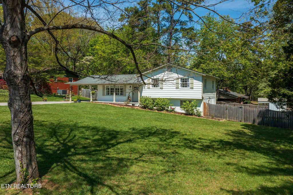 Photo of 4101 Westgate Drive, Knoxville, TN 37921 (MLS # 1336528)