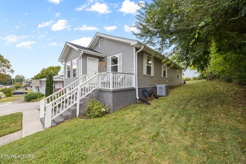 Tiny photo for 176 E Edison St, Alcoa, TN 37701 (MLS # 1355617)