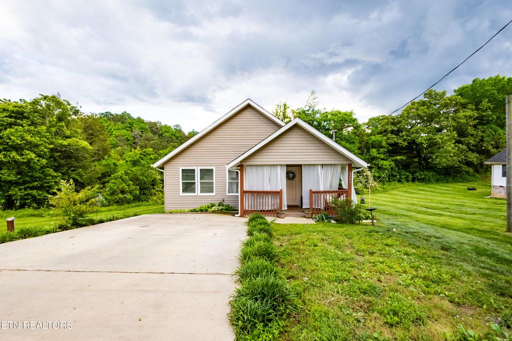 Photo of 2246 Green Acres Circle, Sevierville, TN 37862 (MLS # 1301009)