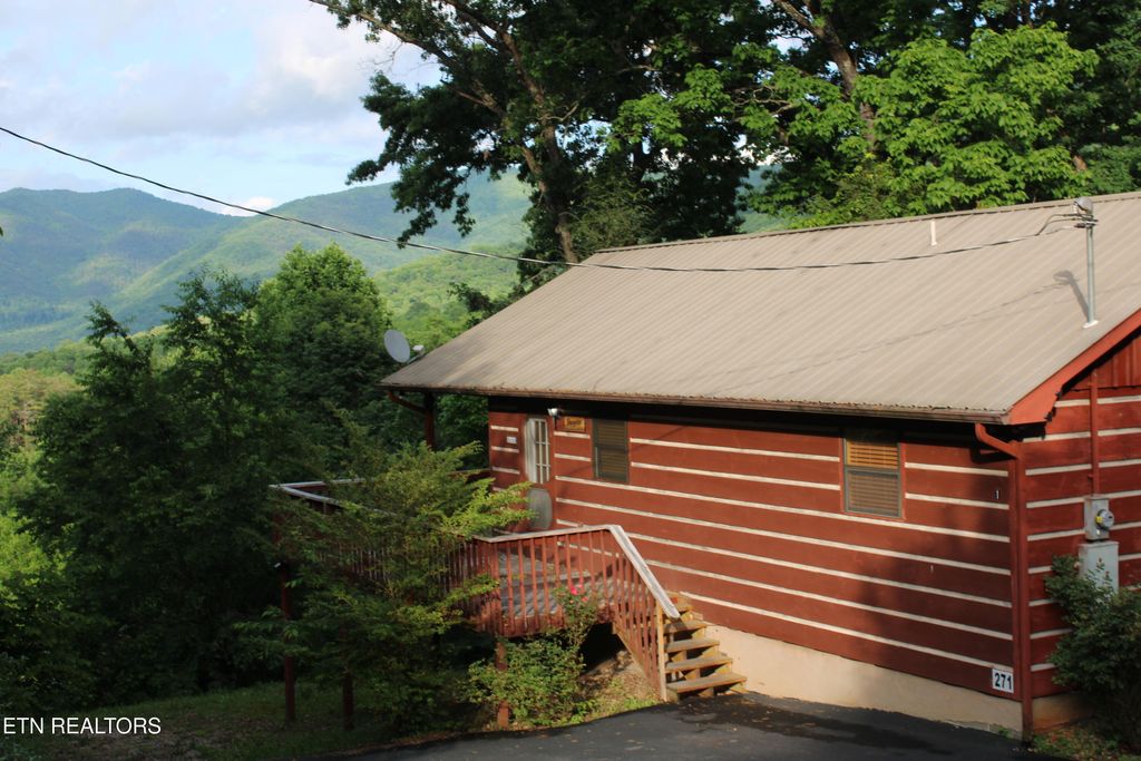 Photo of 271 Majestic View Way, Cosby, TN 37722 (MLS # 1340968)