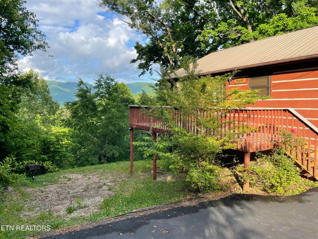 Photo of 271 Majestic View Way, Cosby, TN 37722 (MLS # 1340968)