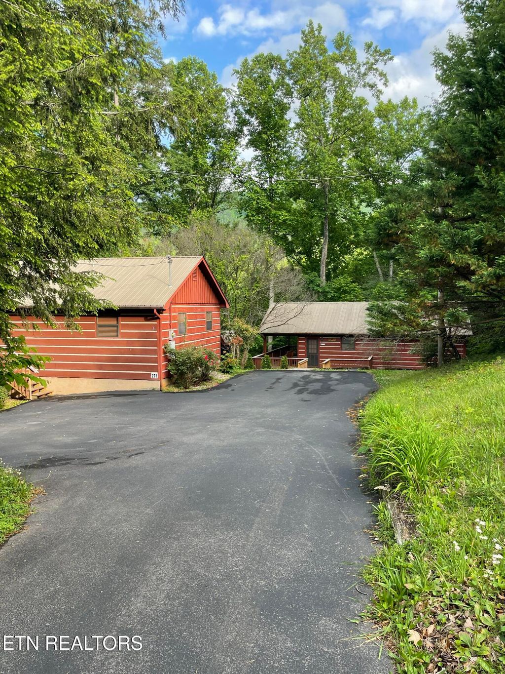Photo of 271 Majestic View Way, Cosby, TN 37722 (MLS # 1340968)