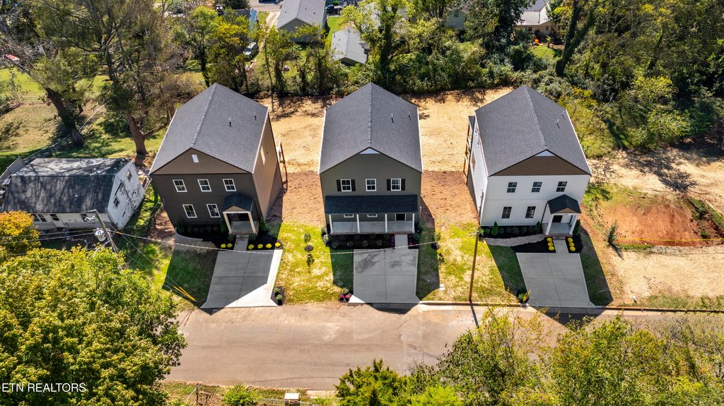 Photo of 1634 Rugby Ave, Knoxville, TN 37920 (MLS # 1317778)
