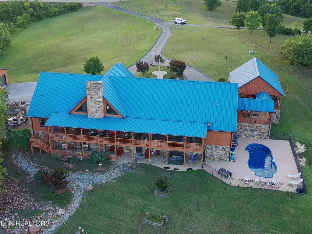 Photo of 1929 Indian Creek Rd, Dandridge, TN 37725 (MLS # 1351503)
