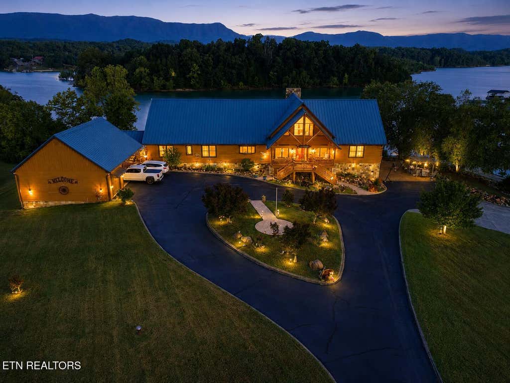 Photo of 1929 Indian Creek Rd, Dandridge, TN 37725 (MLS # 1351503)