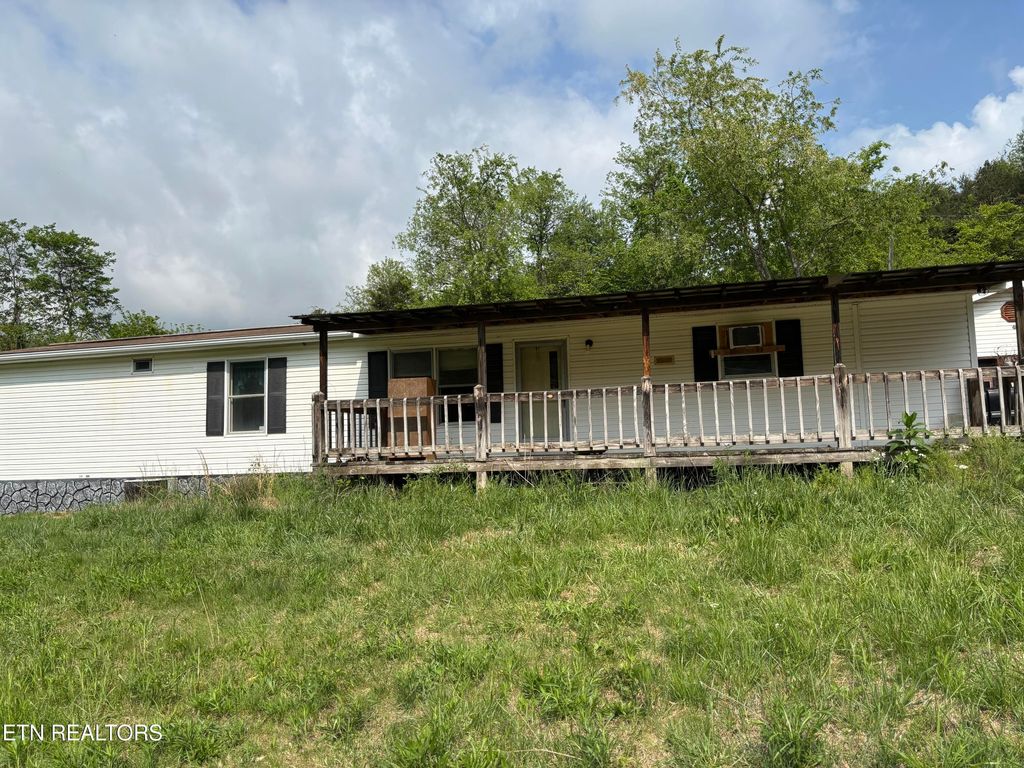Photo of 595 Cross Rd, Bean Station, TN 37708 (MLS # 1300167)