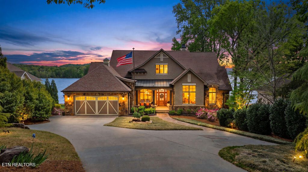 Photo of 129 Saligugi Way, Loudon, TN 37774 (MLS # 1336840)