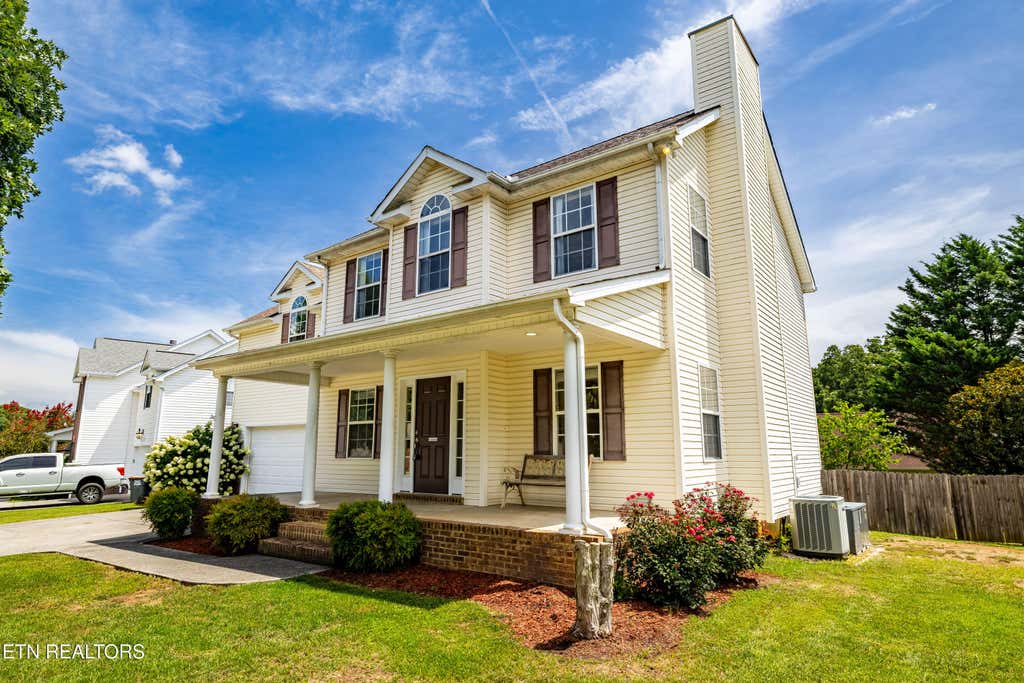 Photo of 824 Mackenzie Drive, Maryville, TN 37804 (MLS # 1349262)