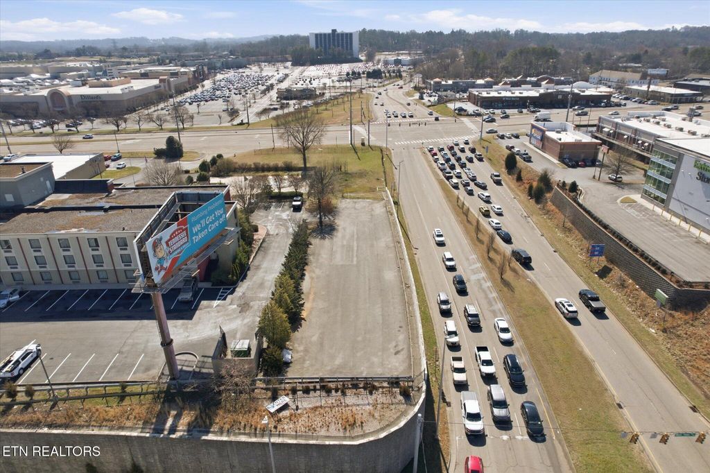 Photo of 0 Kingston Pike, Knoxville, TN 37919 (MLS # 1331231)